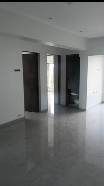 Room in 2 BHK Apartment at Tattva Mittal Cove, Andheri West – for Rent