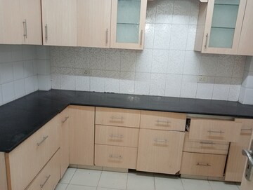 Kitchen in 3.5 BHK Apartment at Bestech Park View City 1, Sector 48 – for Rent