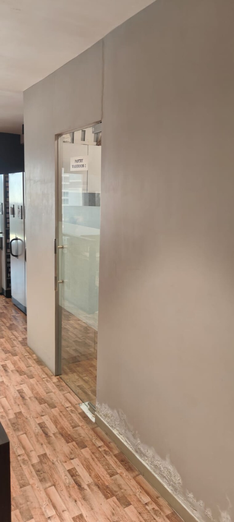 Room, shivalik-shilp Commercial Office Space 1058 Sq.Ft. In Sanidhya Ahmedabad 9135858