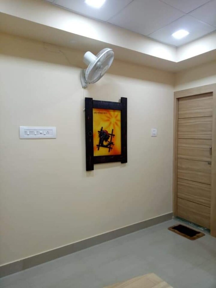 Room, ho chi minh sarani Commercial Office Space 930 Sq.Ft. In Ho Chi Minh Sarani Kolkata 9135787