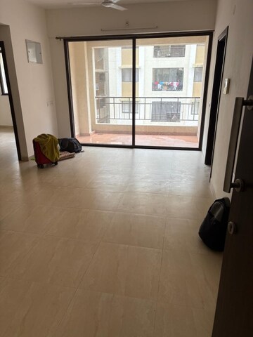 Room in 2 BHK Apartment at Kadamba Plateau – for Rent