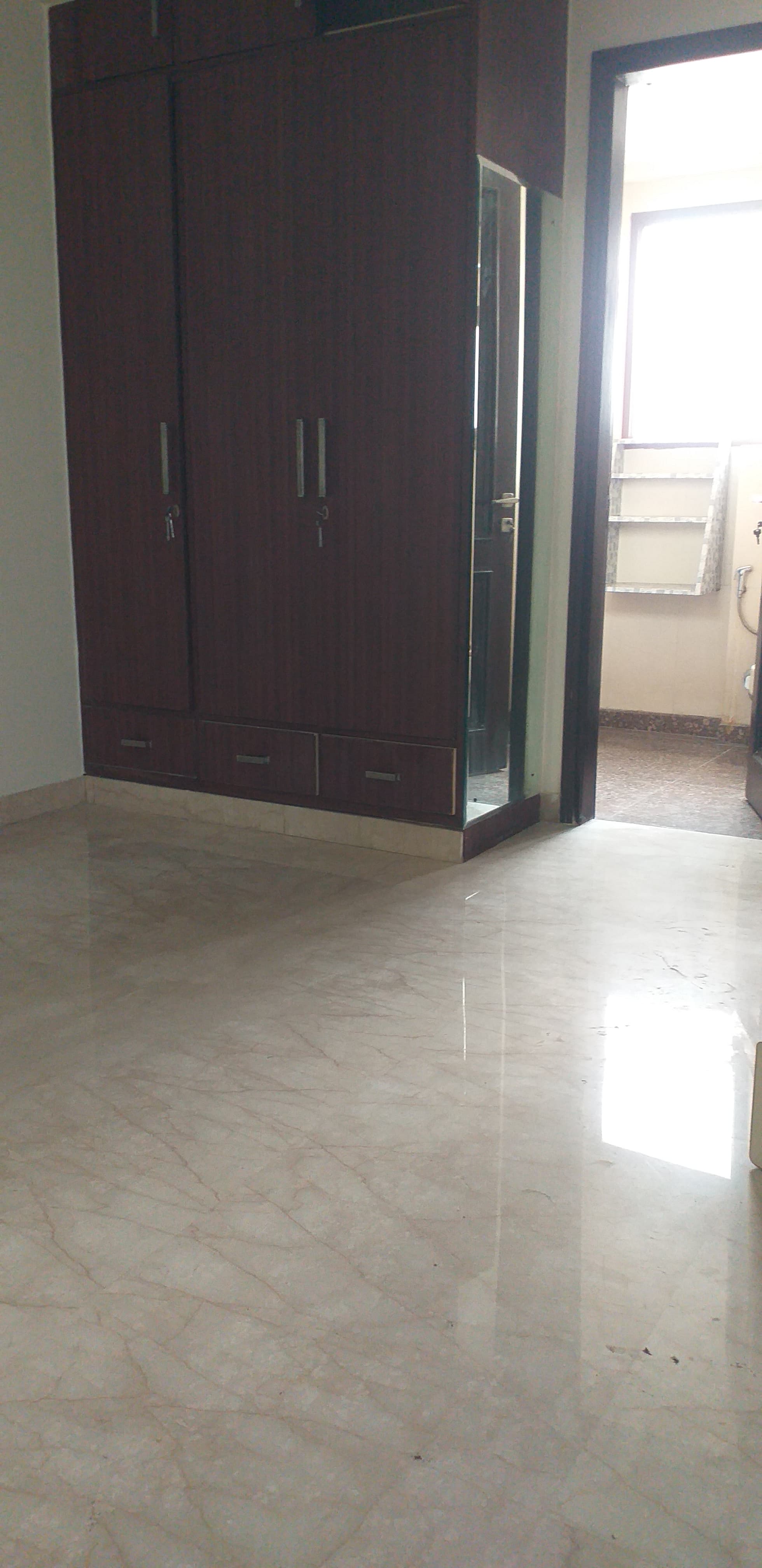 3 BHK + Extra Room Builder Floor For Rent in Veera Safdarjung Enclave