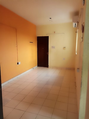 Room in 2 BHK Apartment at Shrachi Greenwood Elements, Rajarhat New Town – for Sale