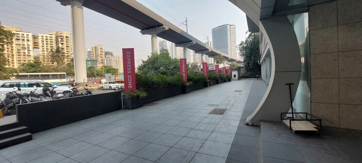  Parking, express-zone Commercial Office Space 100 Sq.Ft. In Malad East Mumbai 9135998