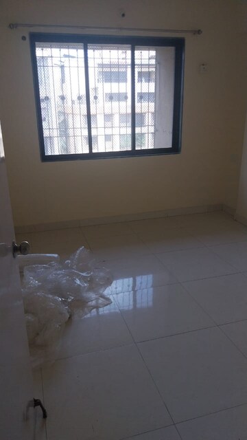 Room in 3 BHK Apartment at Tilak Nagar – for Rent
