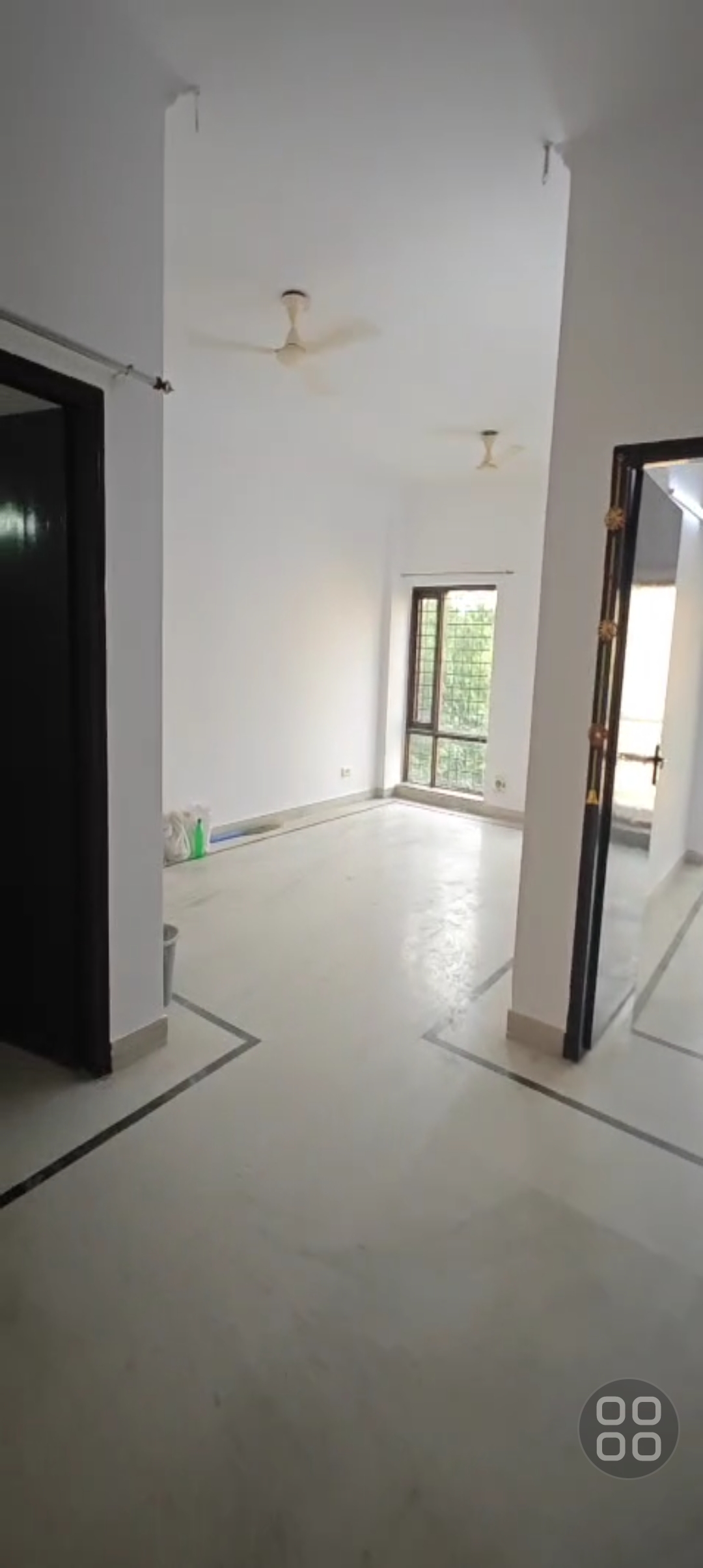 3 BHK 1350 Sq.Ft. Apartment in Coral Apartments