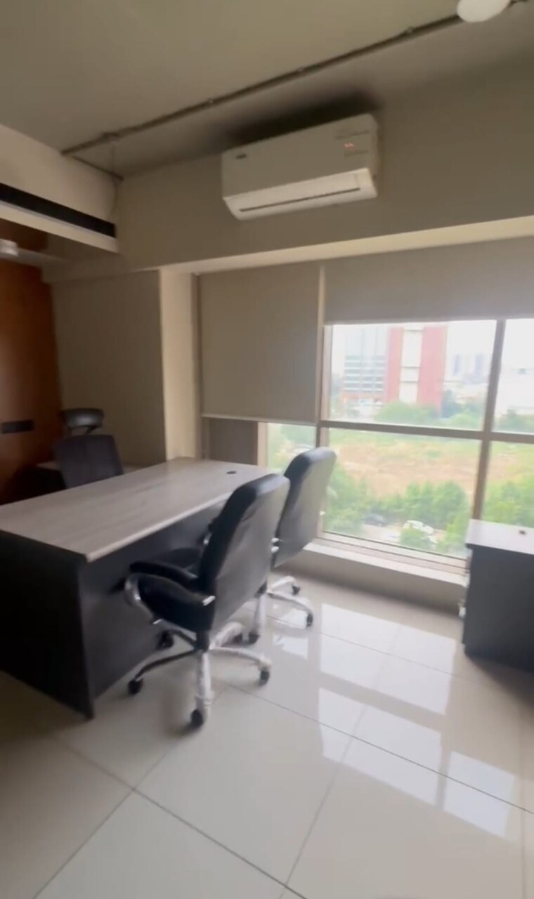 Team Area, shilp-epitome Commercial Office Space 1400 Sq.Ft. In Bodakdev Ahmedabad 9136361