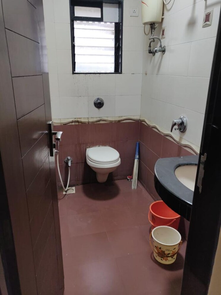 Bathroom, ivory-towers-chs-ltd 2 Bedroom 700 Sq.Ft. Apartment In Bhakti Park Mumbai 9136530