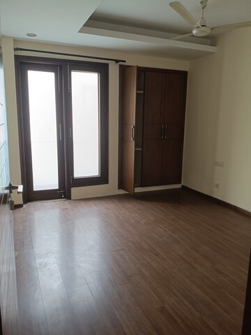 Room in 4 BHK Builder Floor at New Friends Colony – for Rent