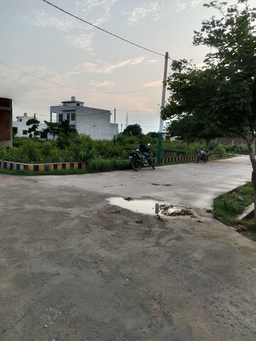 Plot Area in  Plot at Gwalior Road – for Sale