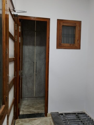 Building Lobby in 2 BHK Independent House at Gomti Nagar – for Rent