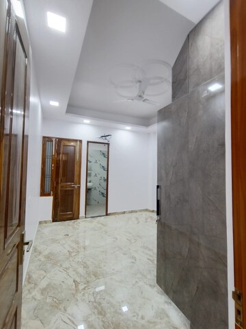 Building Lobby in 2 BHK Independent House at Gomti Nagar – for Rent