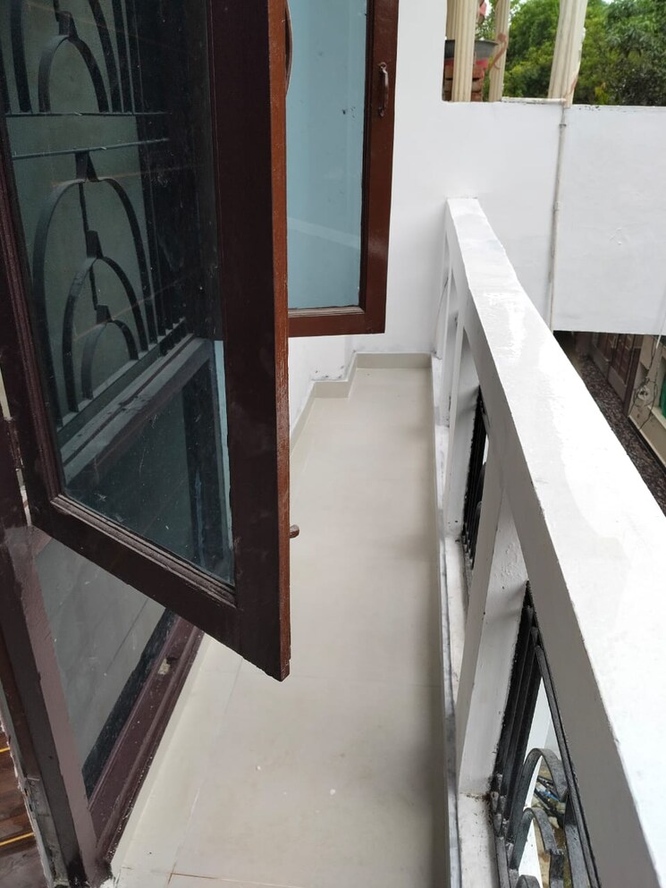 Balcony, beta ii greater noida 1 Bedroom 650 Sq.Ft. Villa In Beta Ii Greater Noida Greater Noida 9136666