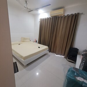 Room in 3 BHK Apartment at Regency Heights, Ghodbunder Road – for Sale