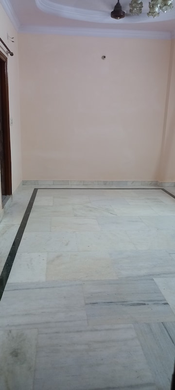 Living Room in 3 BHK Builder Floor at Ip Extension – for Rent