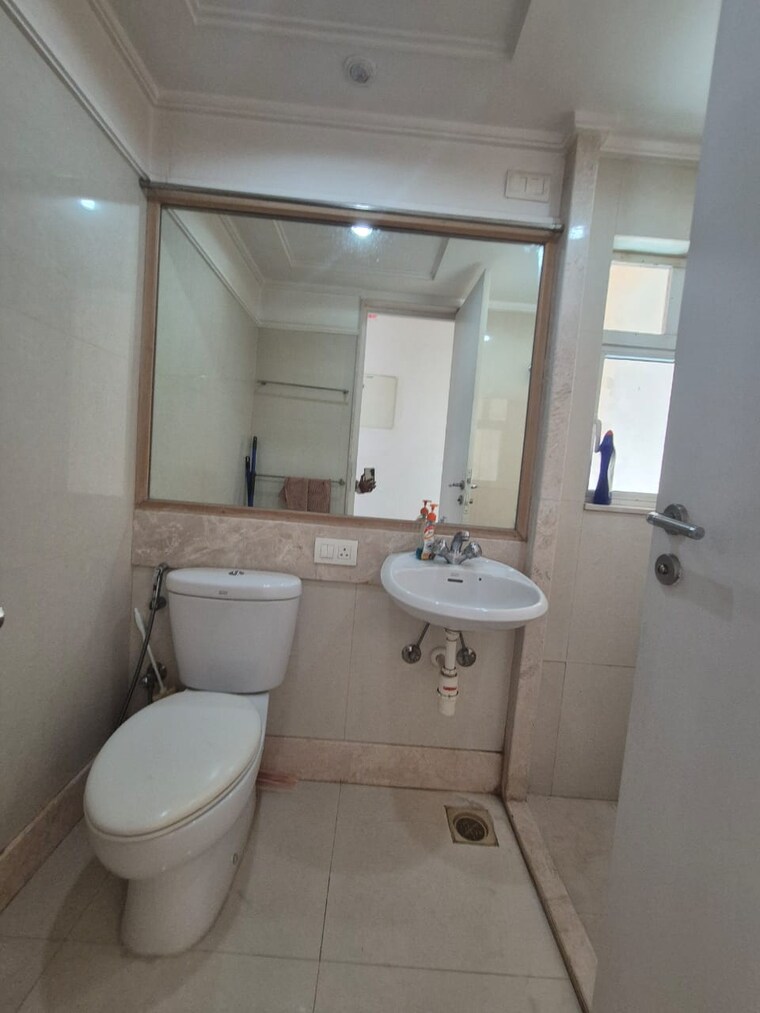 Bathroom, hiranandani-meadows 3 Bedroom 1140 Sq.Ft. Apartment In Manpada Thane 9136751