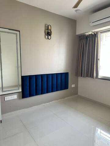 Room in 3 BHK Apartment at Lohia Jain Vallonia Apartments, Bavdhan – for Rent