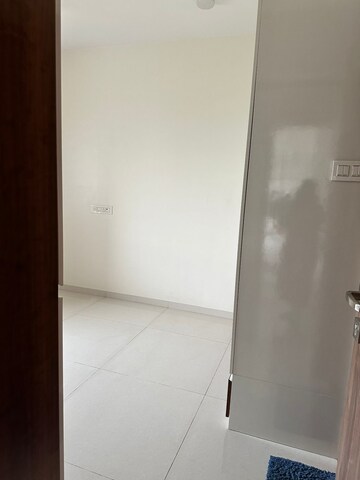 Room in 3 BHK Apartment at Lohia Jain Vallonia Apartments, Bavdhan – for Rent