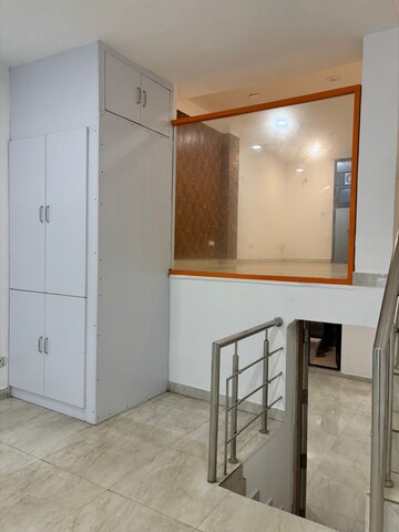Room in  Showroom at Lajpat Nagar I – for Sale