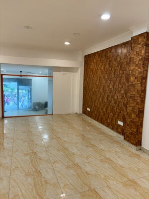Room in  Showroom at Lajpat Nagar I – for Sale