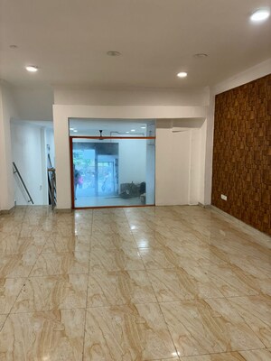 Room in  Showroom at Lajpat Nagar I – for Sale