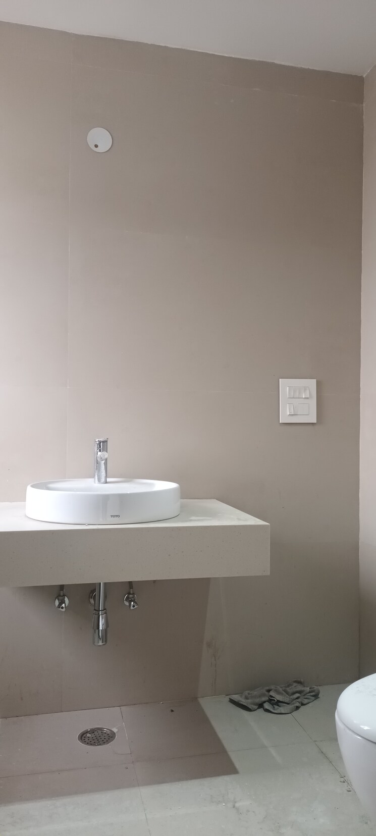 Bathroom, ramprastha greens 4 Bedroom 2650 Sq.Ft. Apartment In Ramprastha Greens Ghaziabad 9060283