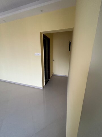 Room in 1 BHK Apartment at Lokhandwala Whispering Palms, Kandivali East – for Rent