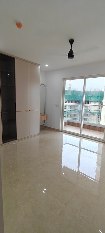 Room in 3 BHK Apartment at Aurobindo Kohinoor, Serilingampally – for Rent