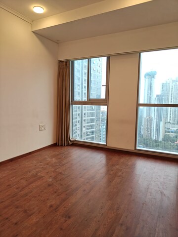 Room in 4 BHK Apartment at Bombay Realty Island City Center, Wadala – for Rent