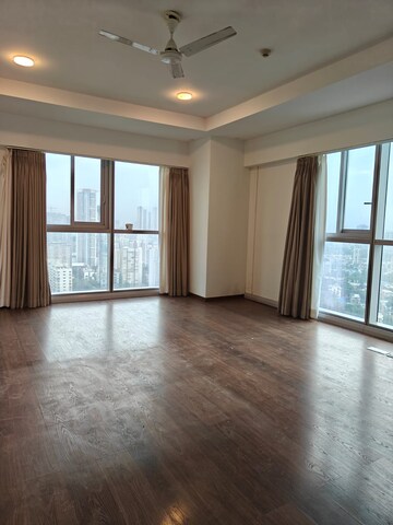 Room in 4 BHK Apartment at Bombay Realty Island City Center, Wadala – for Rent