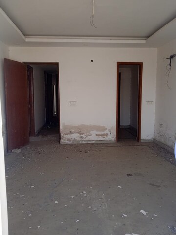 Room in 6+ BHK Penthouse at Antriksh Overseas Apartment, Sector 50 – for Sale