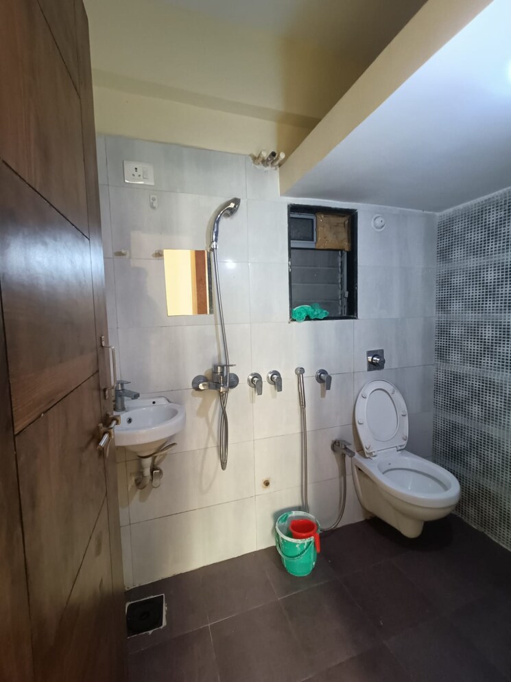 Bathroom, trilanga 3 Bedroom 2200 Sq.Ft. Apartment In Trilanga Bhopal 9136869