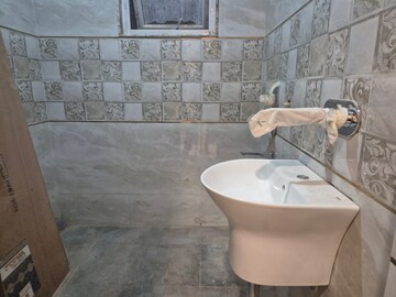 Attached Bathroom in 3 BHK Builder Floor at RWA Apartments Sector 41, Sector 41 – for Rent