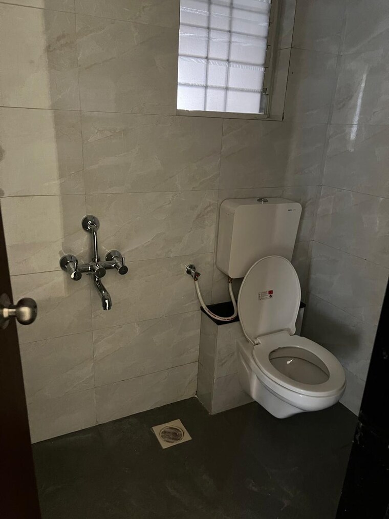 Bathroom, lifestyle-royal-oak 2 Bedroom 855 Sq.Ft. Apartment In Wakad Pune 9136980