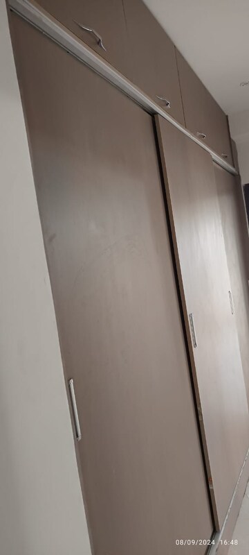 Furnished Amenities in 2 BHK Apartment at Gomti Nagar – for Rent
