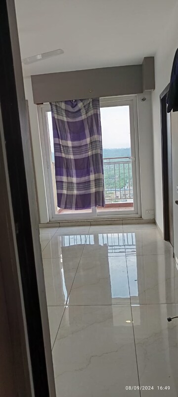 Room in 2 BHK Apartment at Gomti Nagar – for Rent