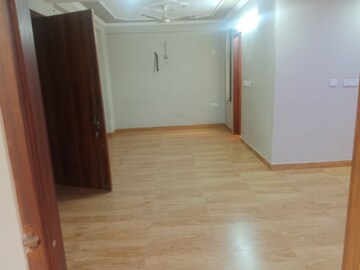 Room in 4 BHK Apartment at Adarsh Nagar – for Sale
