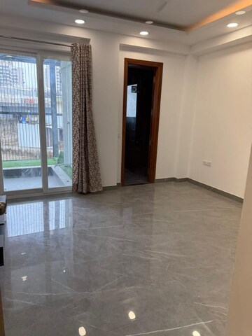 Room in 3 BHK Builder Floor at Sushant Lok 3, Sector 57 – for Rent