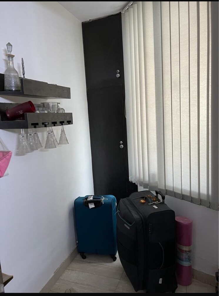 Other, sector 5 dwarka 3.5 Bedroom 1800 Sq.Ft. Apartment In Sector 5 Dwarka Delhi 9127060