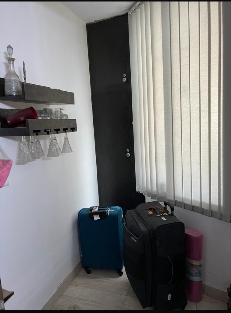 Other, sector 5 dwarka 3.5 Bedroom 1800 Sq.Ft. Apartment In Sector 5 Dwarka Delhi 9127060