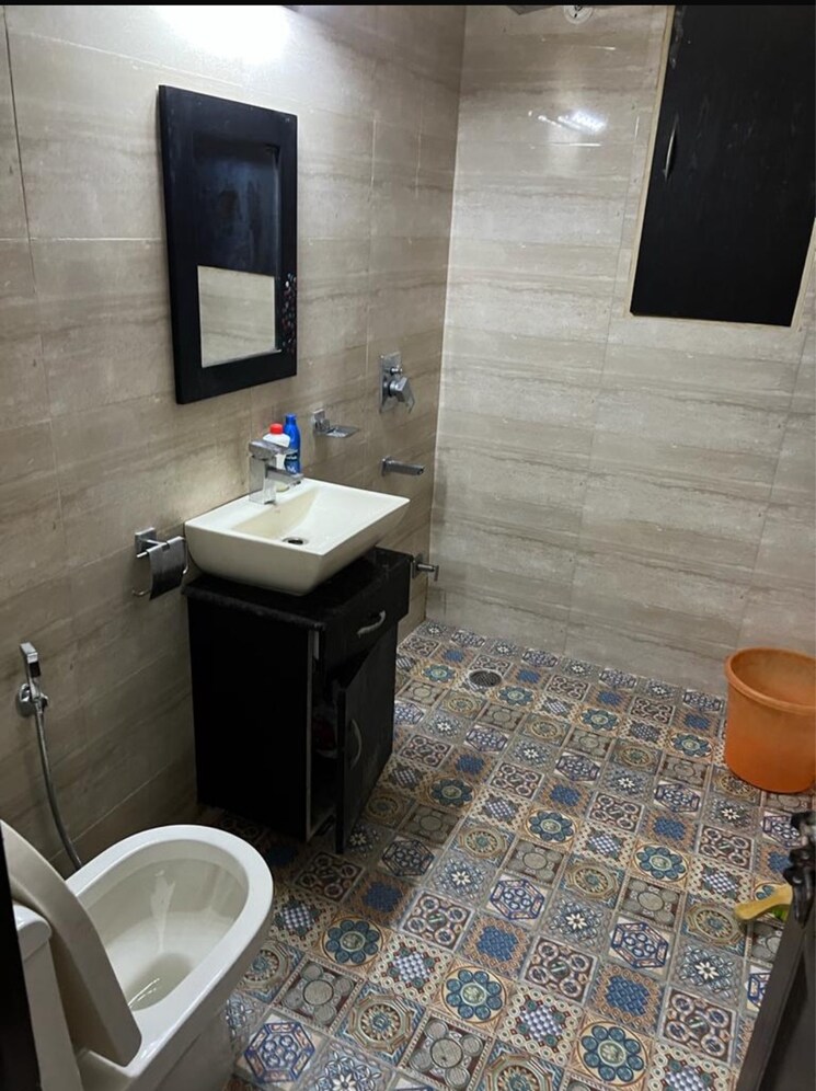 Bathroom, sector 5 dwarka 3.5 Bedroom 1800 Sq.Ft. Apartment In Sector 5 Dwarka Delhi 9127060