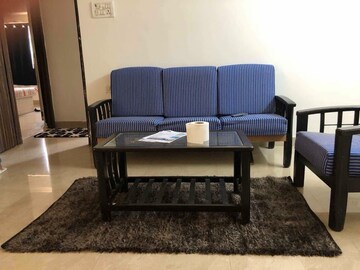 Bedroom in 2 BHK Apartment at Andheri West – for Rent