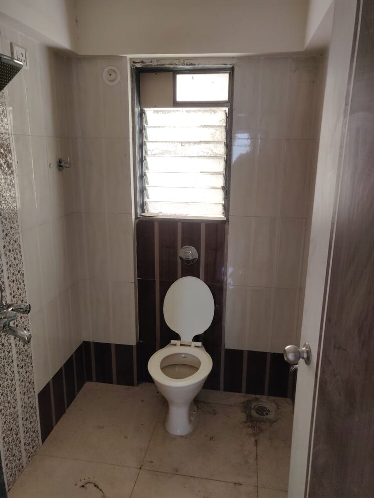 Bathroom, andheri west 2 Bedroom 840 Sq.Ft. Apartment In Andheri West Mumbai 9137150