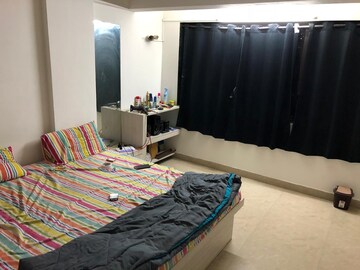 Bedroom in 2 BHK Apartment at Andheri West – for Rent