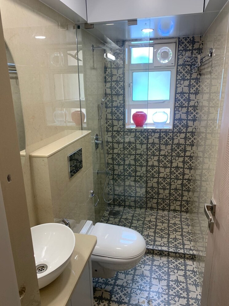 Bathroom, dakshina-park 2 Bedroom 800 Sq.Ft. Apartment In Vile Parle West Mumbai 9137165