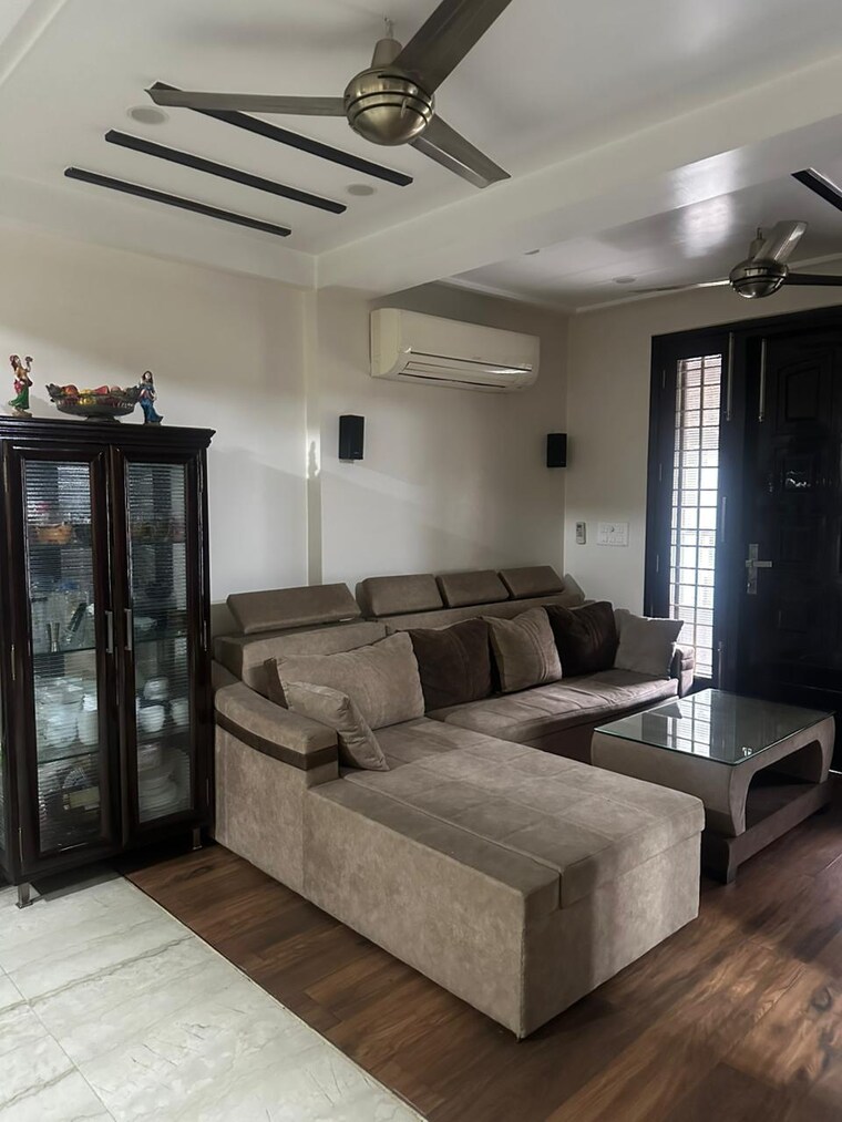 Living Room, saya-zenith 3 Bedroom 1220 Sq.Ft. Apartment In Ahinsa Khand 2 Ghaziabad 9137304