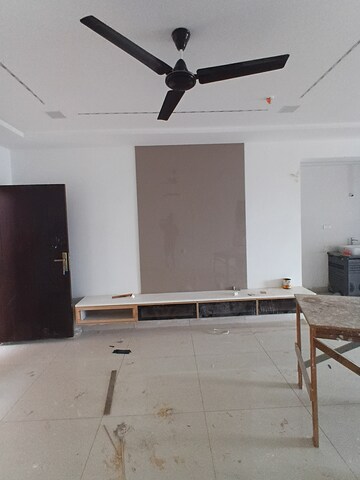 Room in 3 BHK Apartment at RNP 1, Kondapur – for Rent