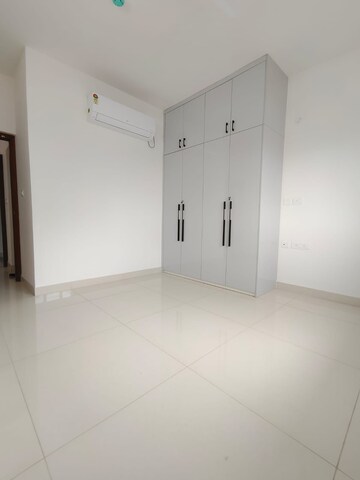 Room in 3 BHK Apartment at Prestige Tranquil, Kokapet – for Rent