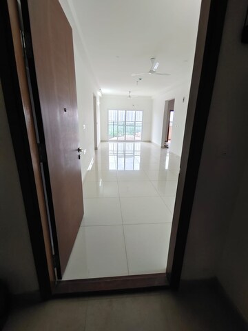 Room in 3 BHK Apartment at Prestige Tranquil, Kokapet – for Rent