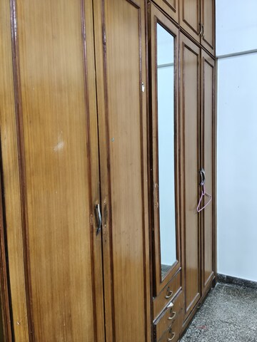Furnished Amenities in  Pg at Santacruz East – for Rent